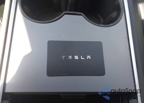 2022 Tesla Model Y Long Range Dual Motor All-Wheel Drive from USA, damaged, VIN 7SAYGAEE9NF574634